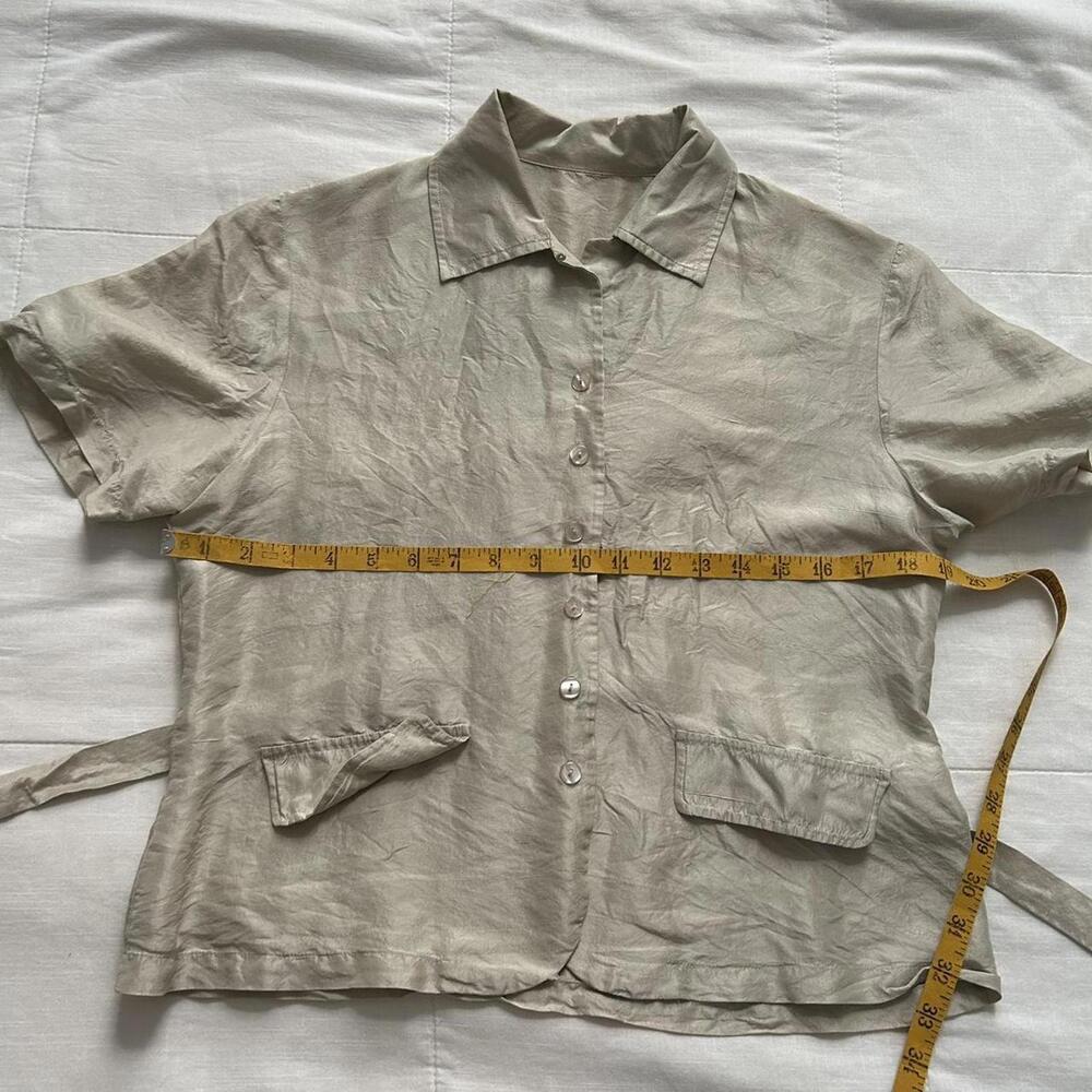 Tan silk vintage button up tie back blouse Size small - Picture 5 of 5